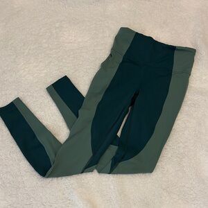 Lululemon size 4 women’s leggings dark and light green activewear
